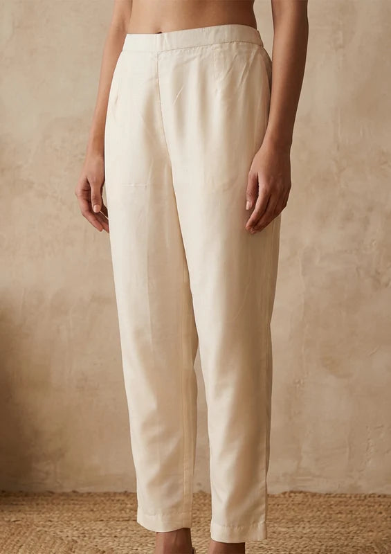 Cream Chanderi Threadwork Straight Kurta With Pant Regular And Dupatta