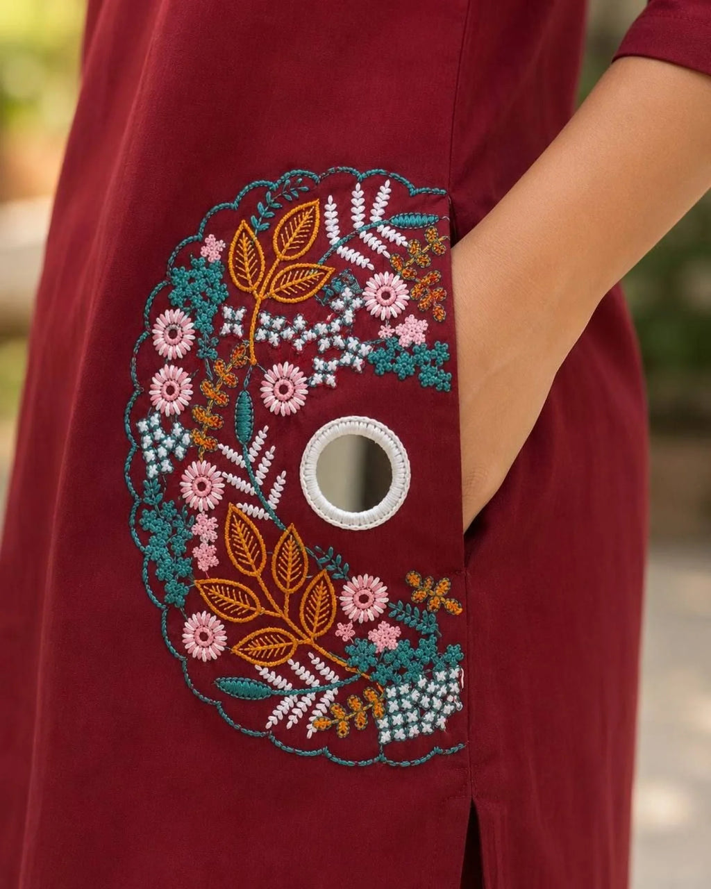 Durable Maroon Rayon Cotton Kurti Set With Mirror Work And Pocket Design
